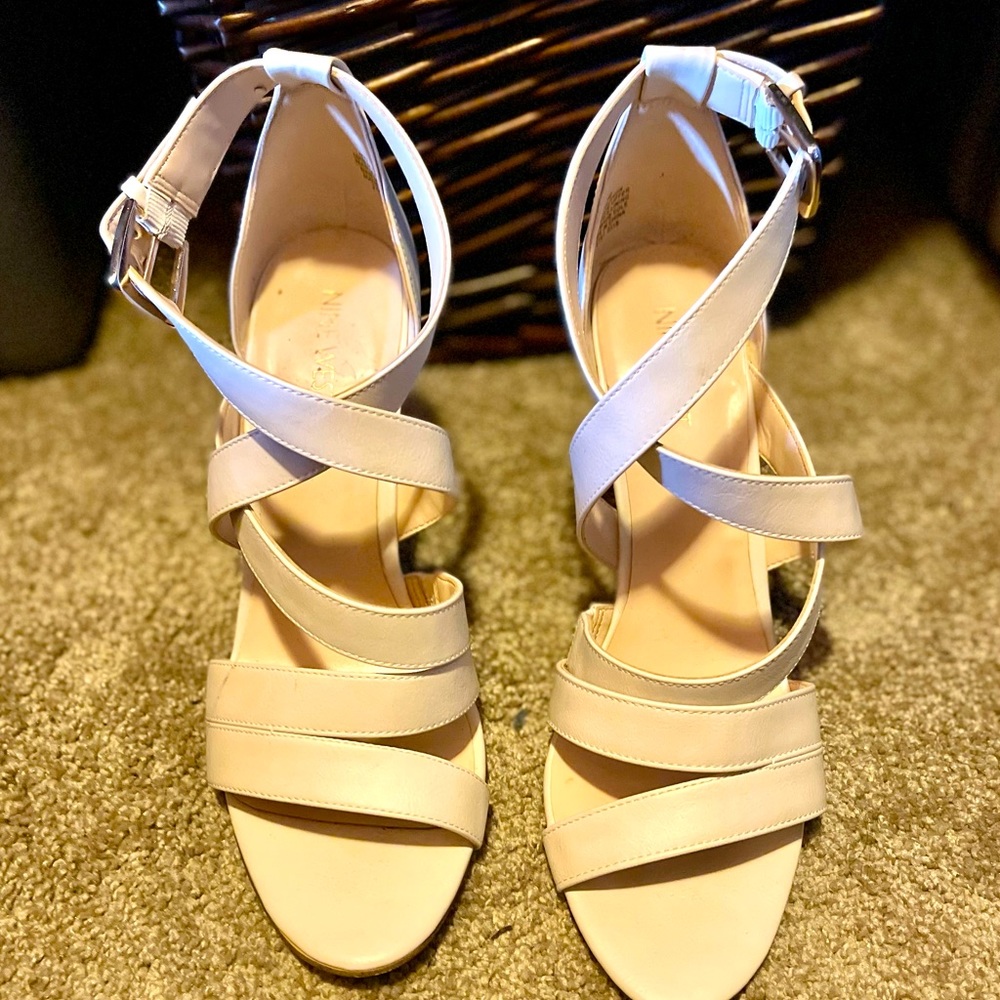 Sandals Nine West Excellent pre-owned condition 9